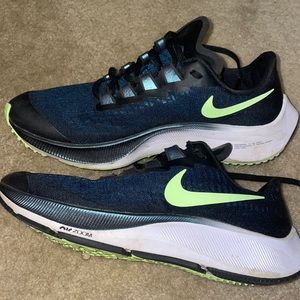 Nike zoom pegasus 37 size youth 7- 8.5 for women